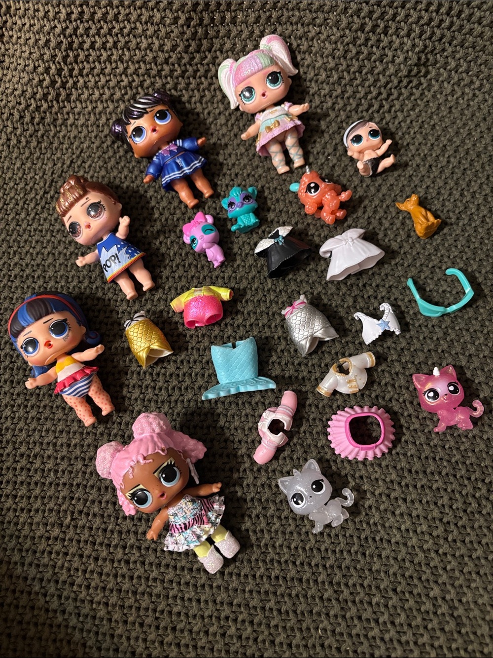 Lol Surprise Dolls and Pets with Accessories Bundle